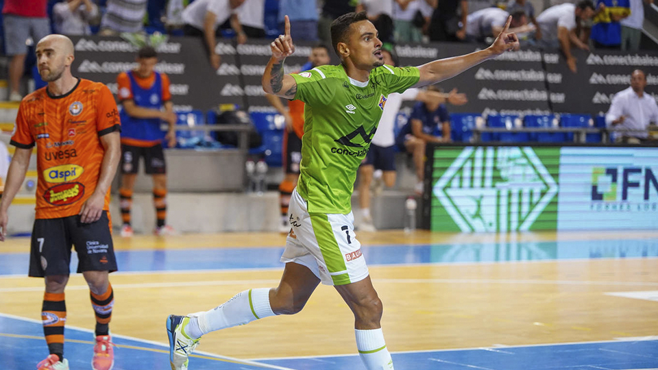 Mancuso, del Mallorca Palma Futsal, celebra un gol