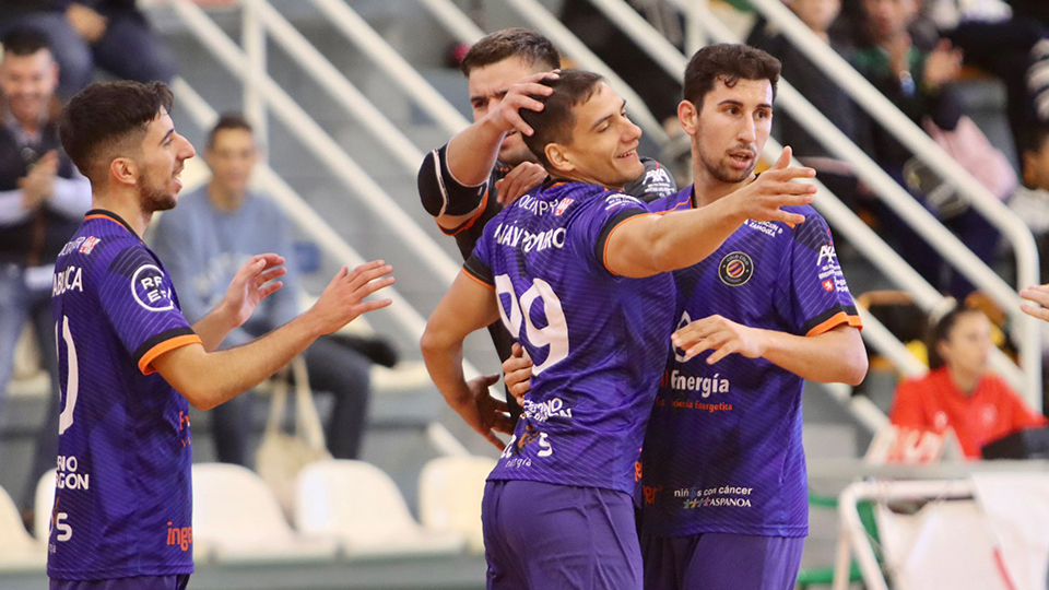 Los jugadores del Full Energía Zaragoza celebran un gol (Fotografía: Andrea Royo López)