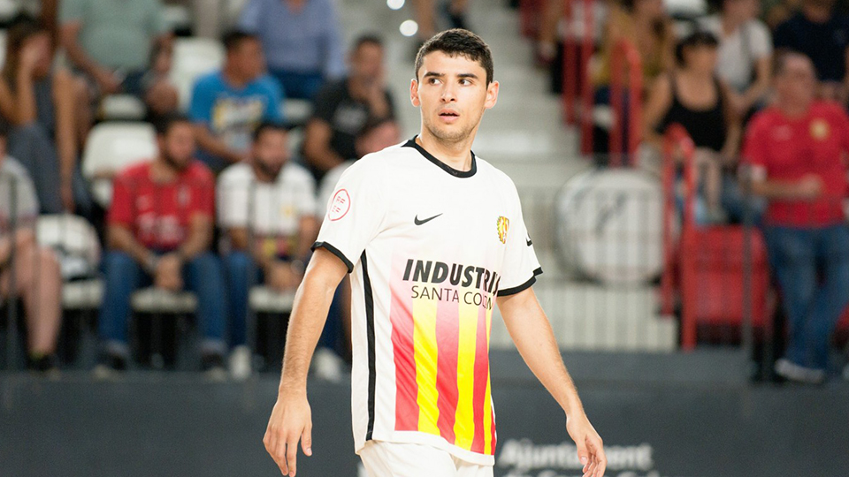 Nil Closas, de Industrias Santa Coloma, durante un partido