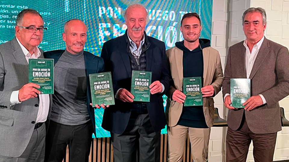 De izquierda a derecha, Roberto Gómez, Andrés París, Vicente del Bosque, Daniel Lasure y Javier Lozano.