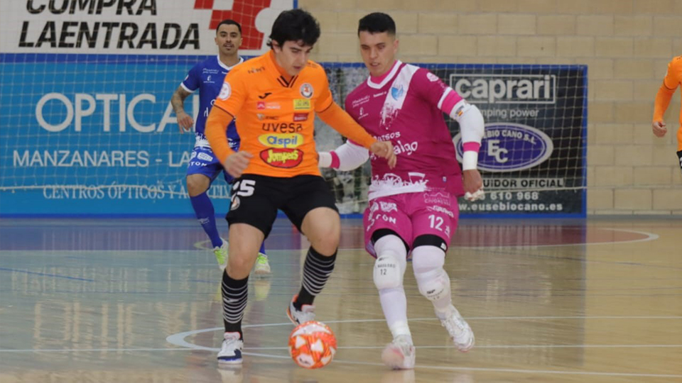 Reparto de puntos entre Quesos El Hidalgo Manzanares y Ribera Navarra FS en un competido partido (2-2)