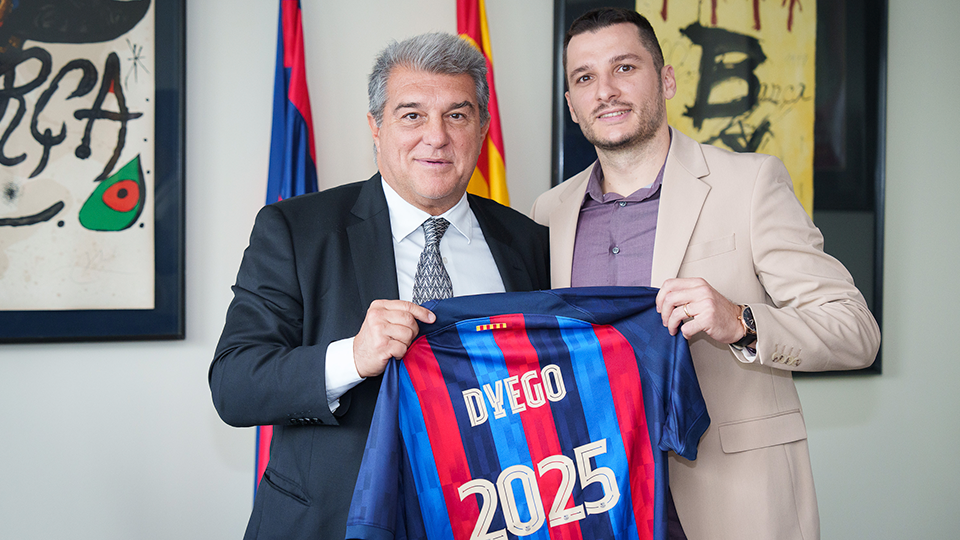 Joan Laporta, presidente del Barça. junto a Dyego.