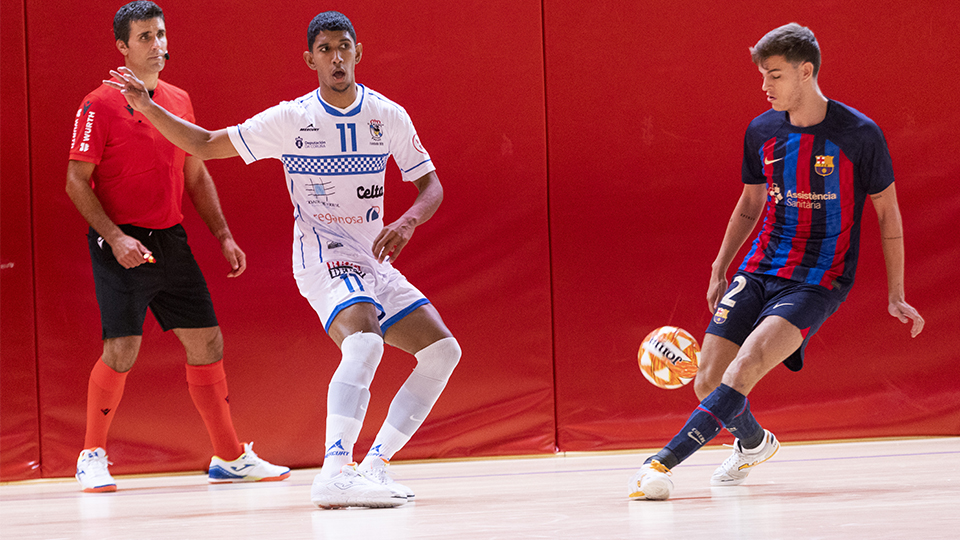 Pedro Yrigoyen, de O Parrulo Ferrol, en el duelo frente a Barça Atlètic