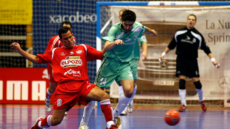 Vinicius y Daniel, en la final de Liga de 2007 entre ElPozo Murcia y el Inter FS