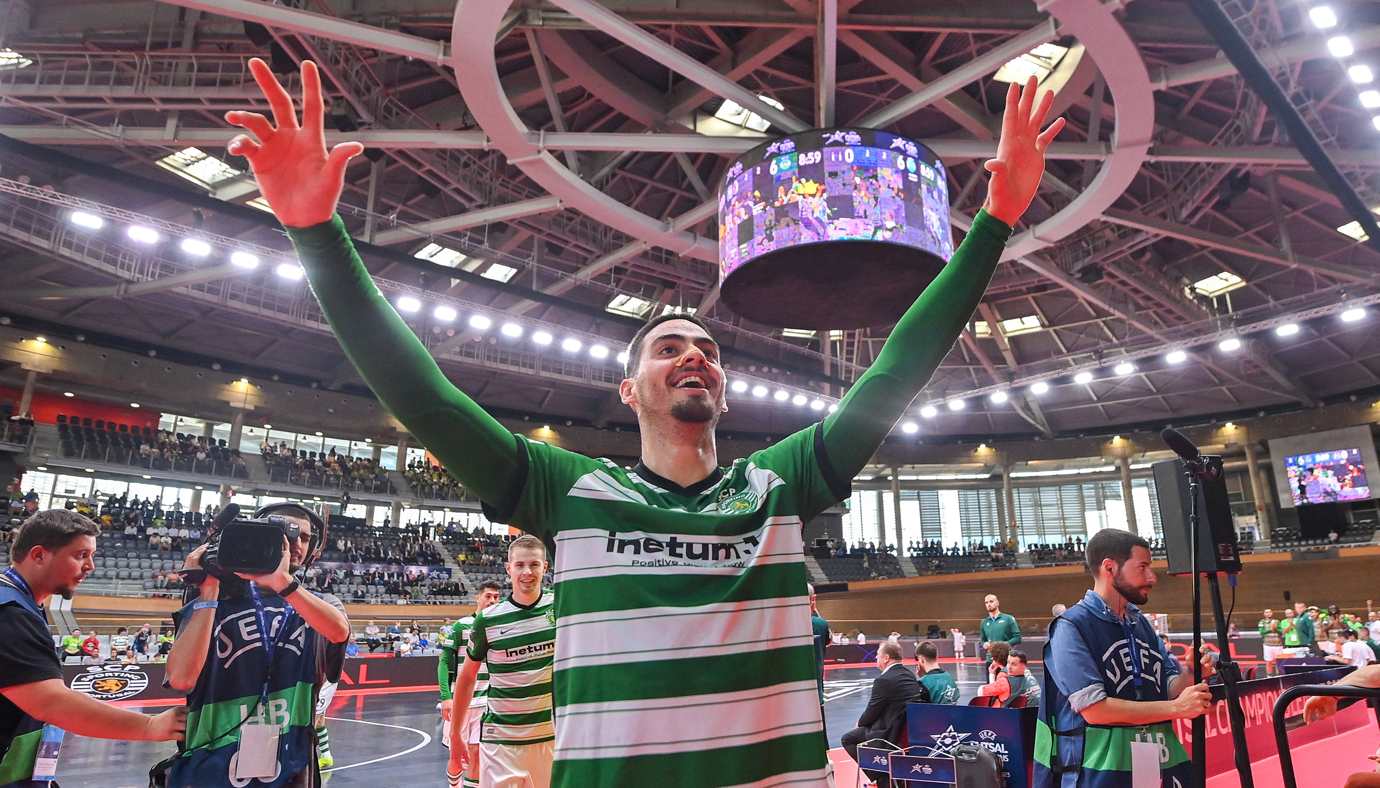 Erick celebra un gol con el Sporting CP en la Final Four