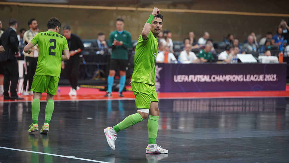 El iraní Tayebi celebra un gol en la Final Four del Velòdrom Illes Balears