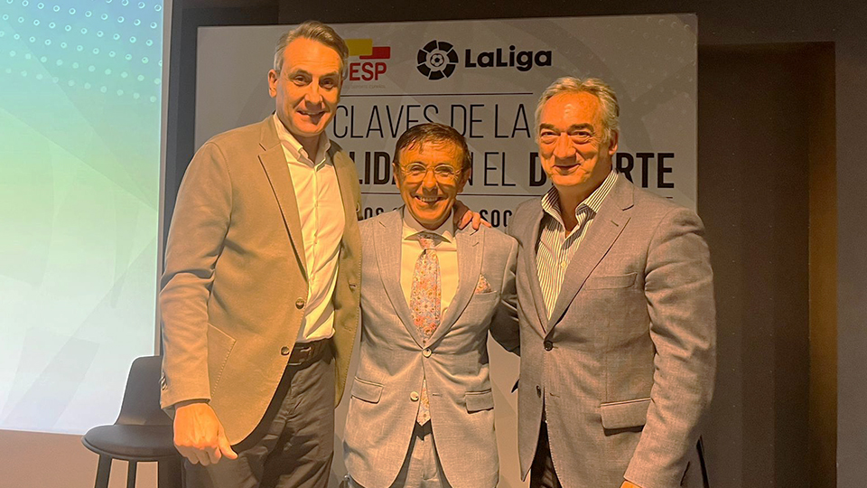 Jose Antonio Montero, Director de Relaciones Institucionales de LaLiga; José Hidalgo, presidente de la ADESP; y Javier Lozano, presidente de la LNFS