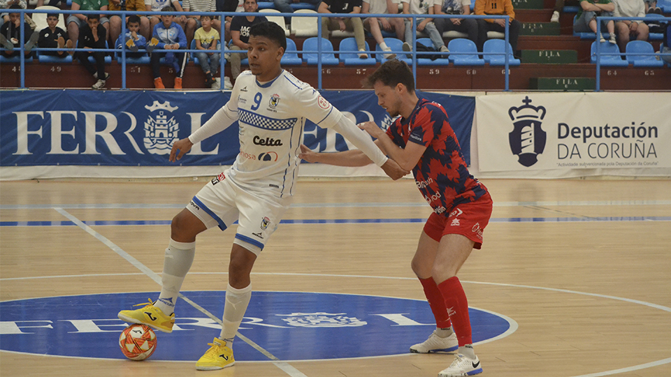 Imagen del primer partido entre O Parrulo Ferrol y Alzira FS
