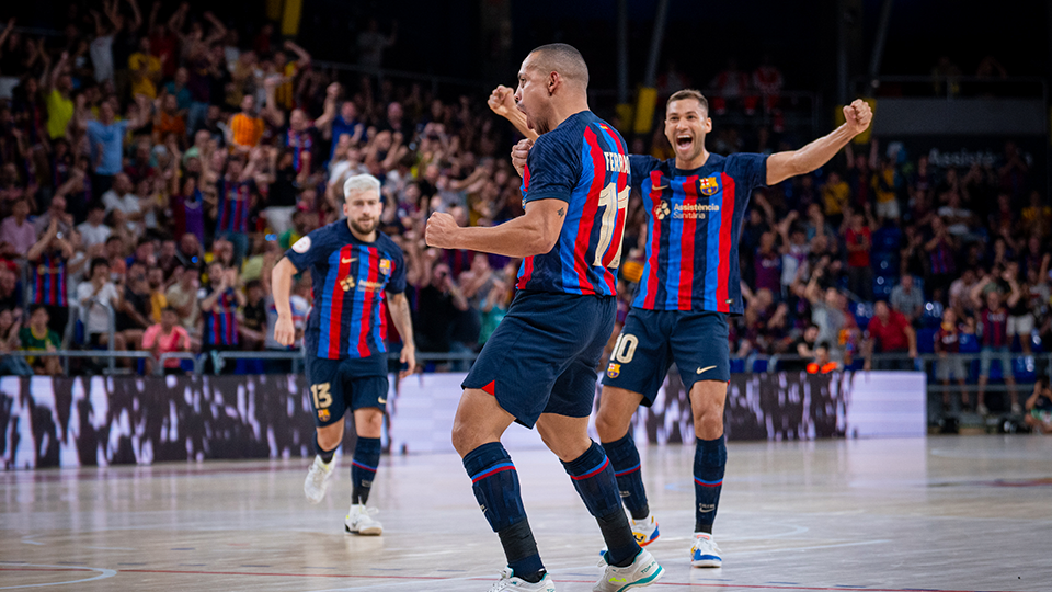 Ferrao, celebrando un gol del Barça con Pito y Catela