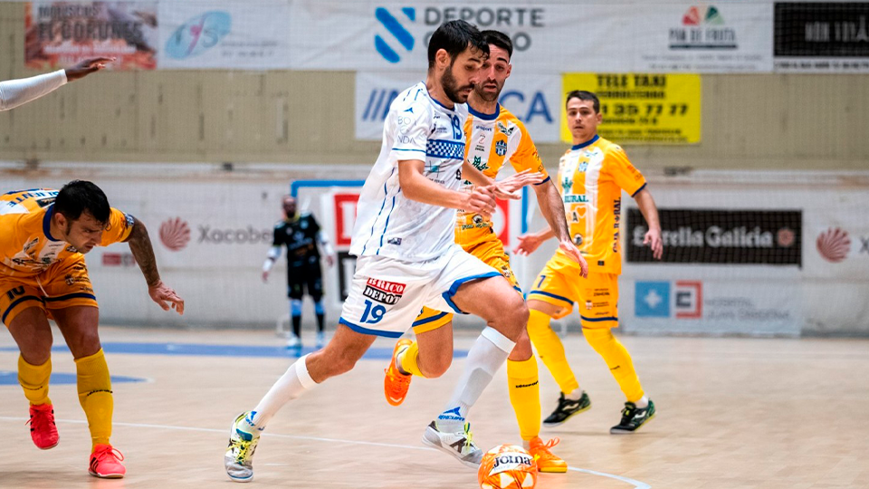 Rubén Orzáez, en un partido entre el O Parrulo Ferrol y el Atlético Benavente