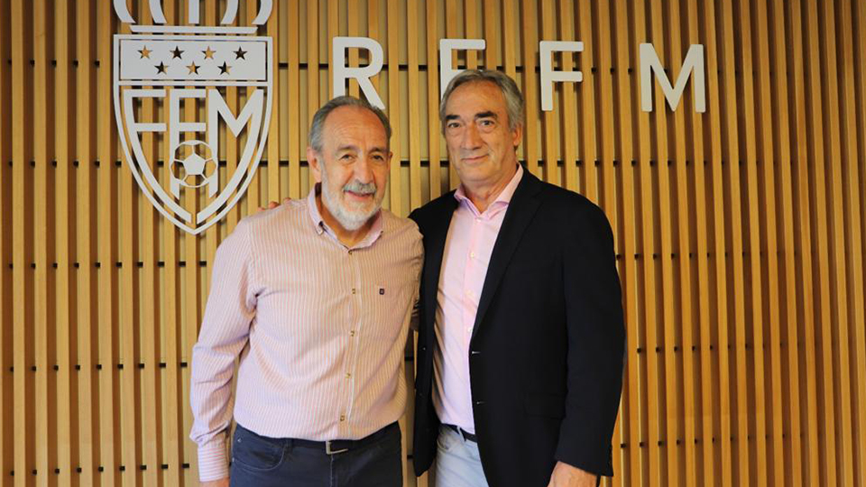 El presidente de la LNFS, Javier Lozano, con el presidente de la Real Federación de Fútbol de Madrid, Paco Díez.