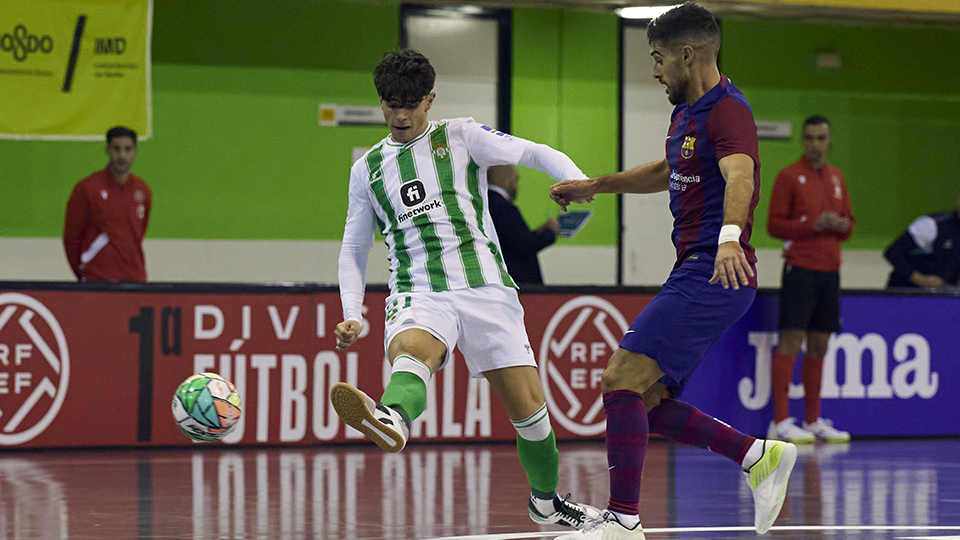 Barça afianza su liderato con un solvente triunfo ante Real Betis Futsal (1-3)