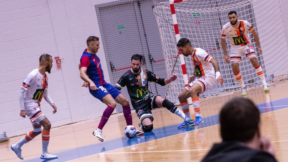 Pito fue clave en la victoria del Barça ante el Etoile Lavalloise en la Elite Round de la UEFA Futsal Champions League.