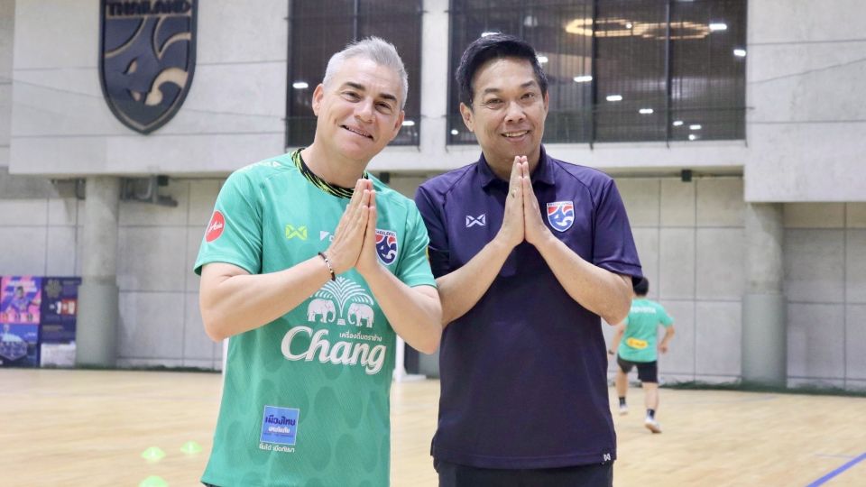 Miguel Rodrigo y Adisak Benchsiriwan en su presentación como seleccionador de Tailandia