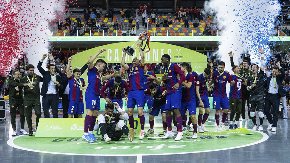 El Barça celebra la consecución de la Copa de España