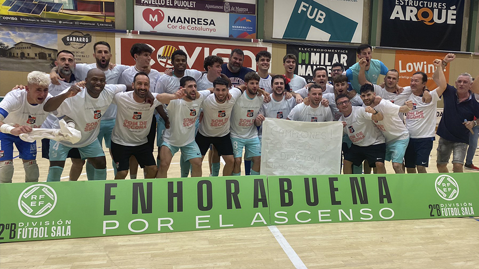 Los jugadores del Sporting La Nucía celebran el Ascenso