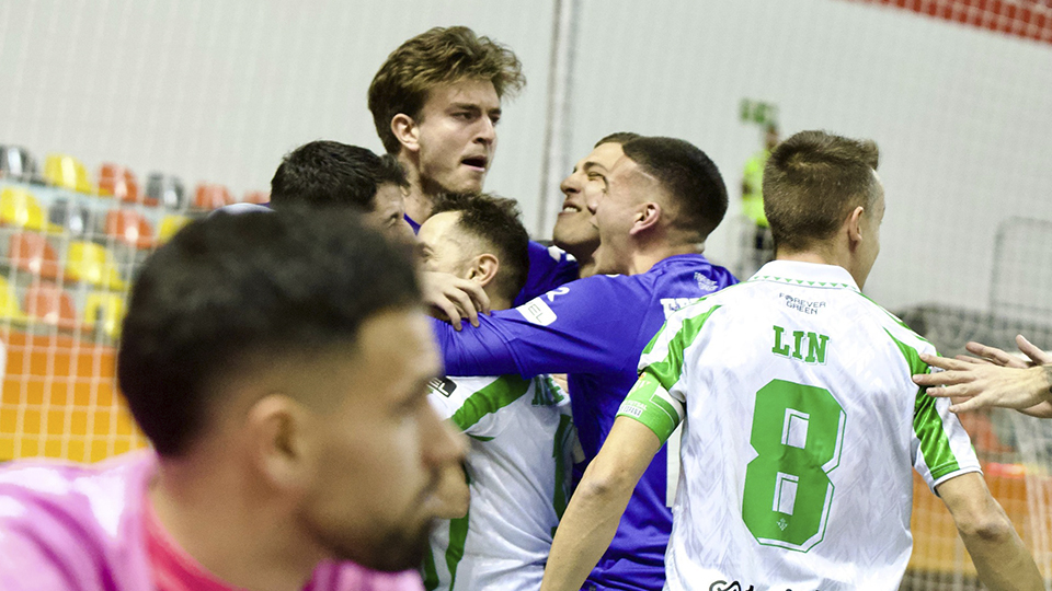 Los jugadores del Real Betis Futsal celebran un triunfo