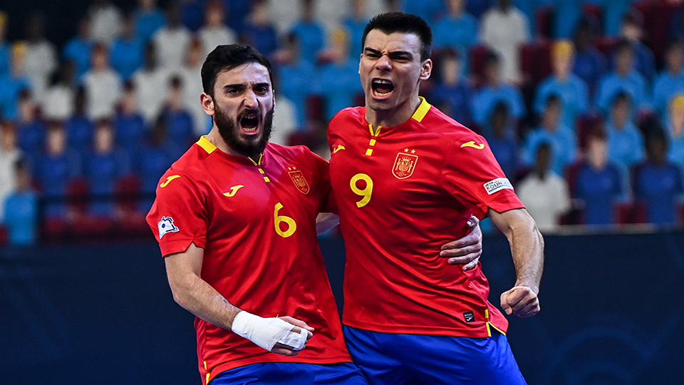 Raúl Gómez y Sergio Lozano celebran un gol de la Selección española. Foto: UEFA