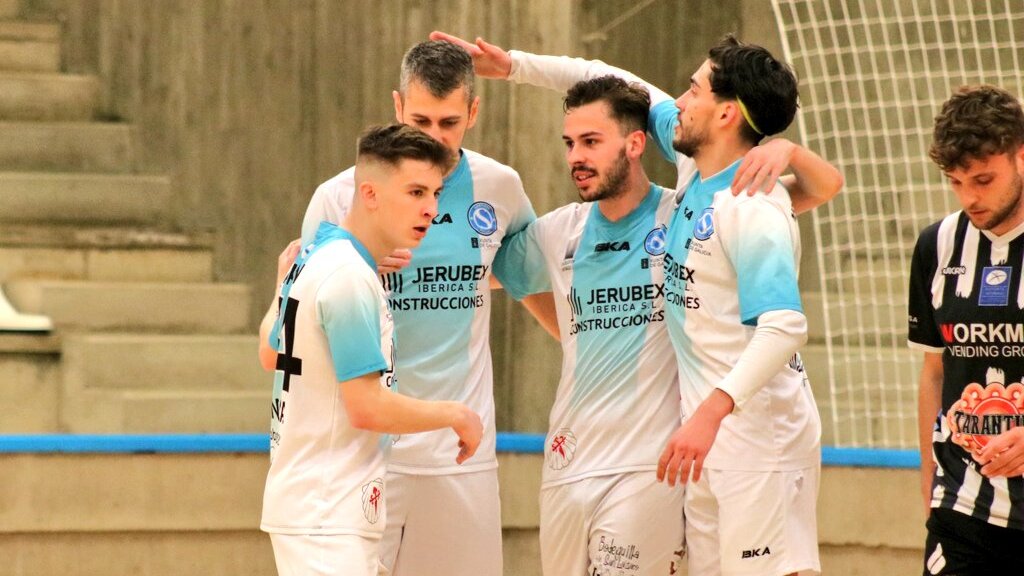 Los jugadores del Santiago Futsal celebran un gol