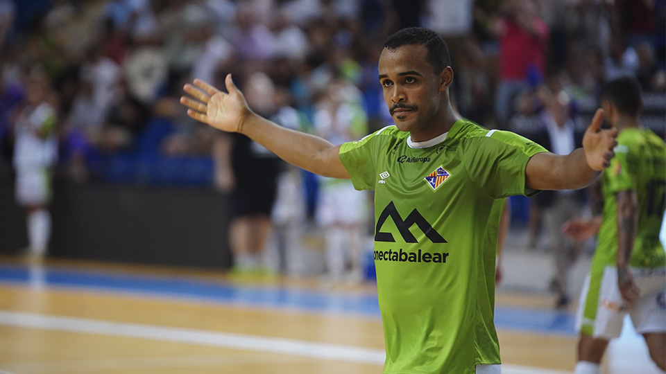 Higor, del Palma Futsal, celebra un gol