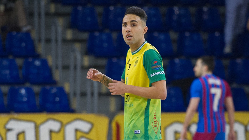 Aicardo, jugador de Jaén FS, durante un encuentro (Fotografía: Ernesto Arandilla)