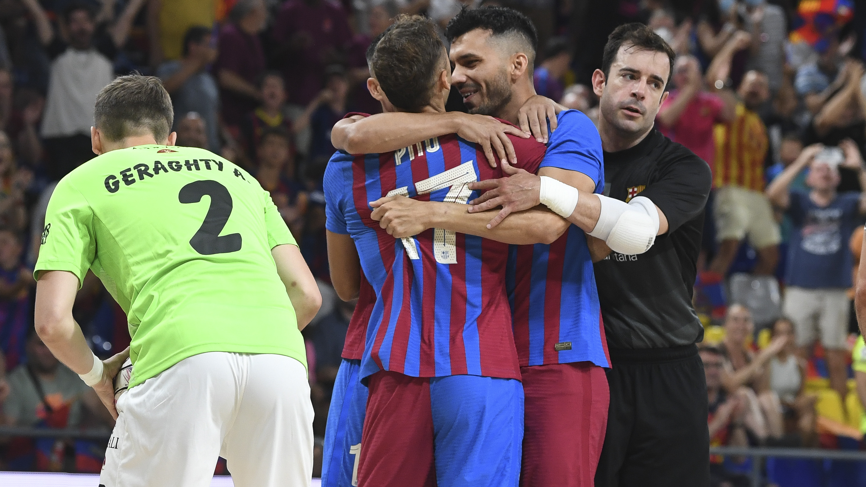 Los jugadores del Barça celebran un gol ante Viña Albali Valdepeñas