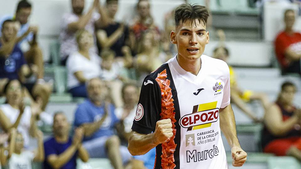 Ricardo, de ElPozo Murcia Costa Cálida, celebra un gol