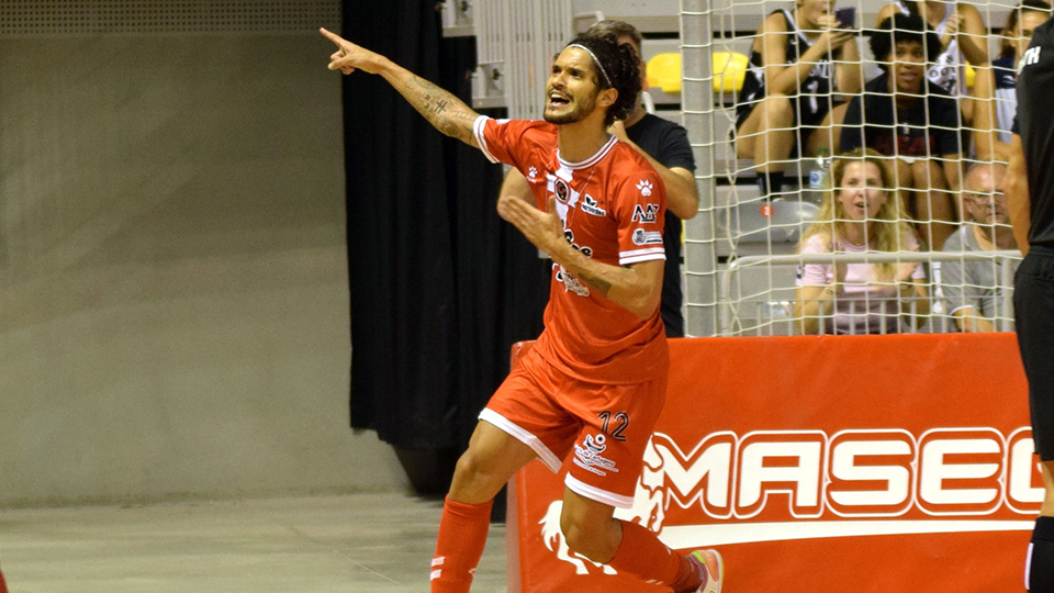 Lucao celebra un gol del Jimbee Cartagena.