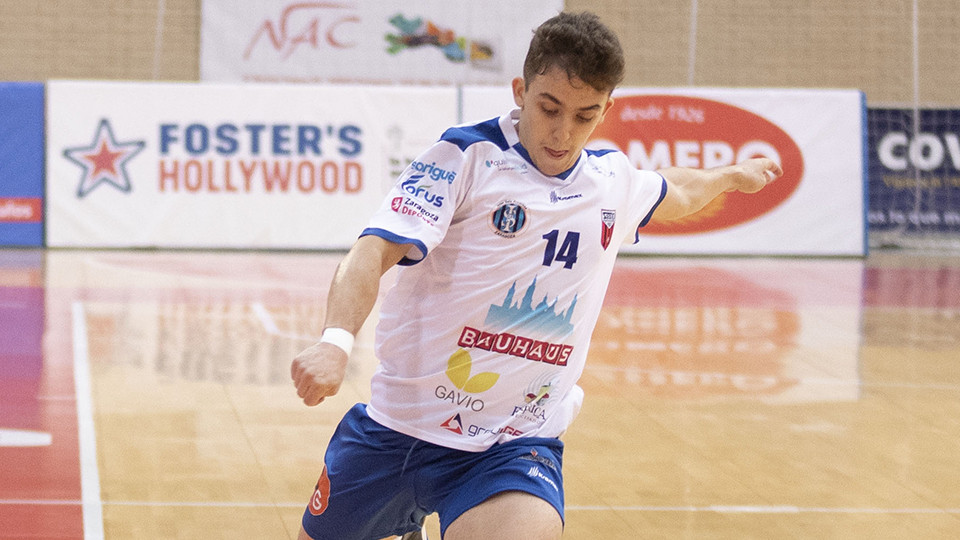 Marcos Forga, jugador del AD Sala 10, durante un partido