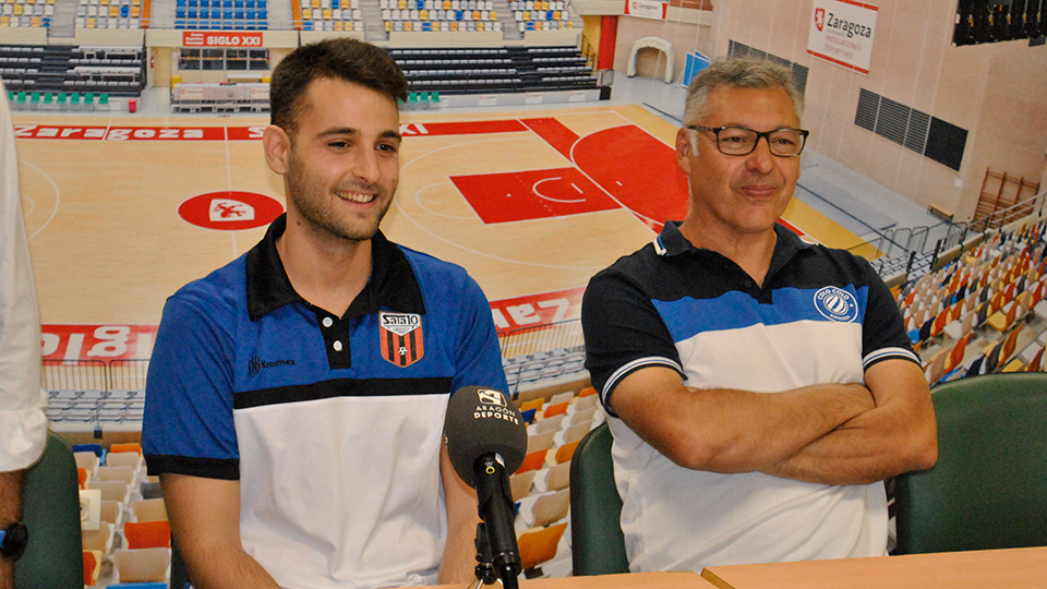 Jorge Palos, entrenador del AD Sala 10, y Alfonso Rodríguez, del Full Energía Zaragoza, comparecen en rueda de prensa.