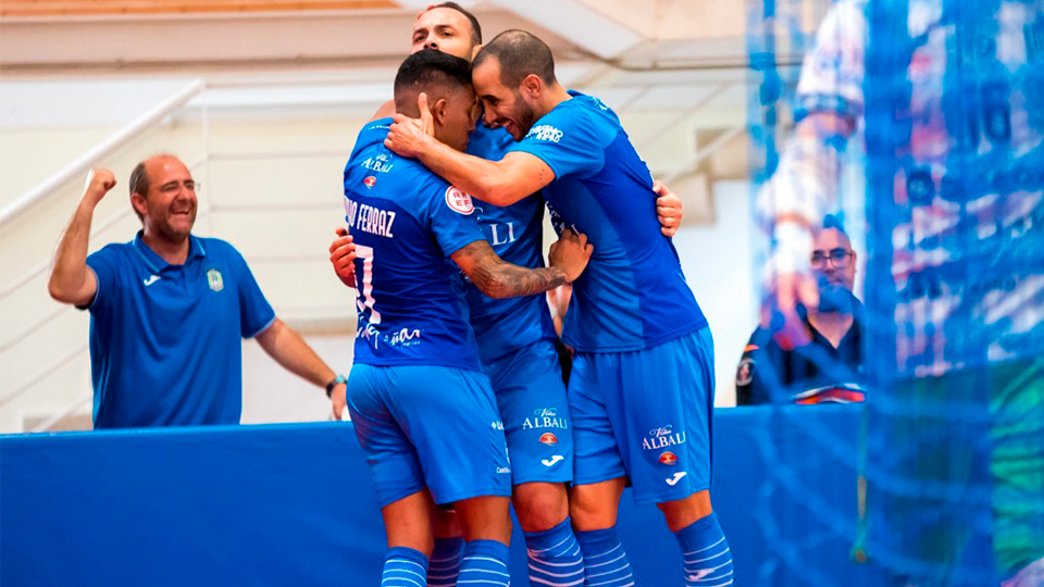 Los jugadores de Viña Albali Valdepeñas celebran un gol en la Jornada 4