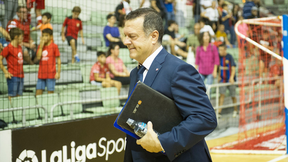 Jesús Velasco, entrenador del Barça (Fotografía: Ernesto Aradilla)