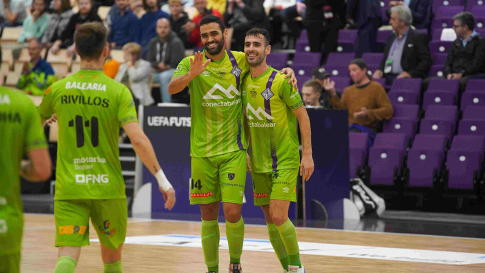 Los jugadores del Mallorca Palma Futsal celebran un tanto.