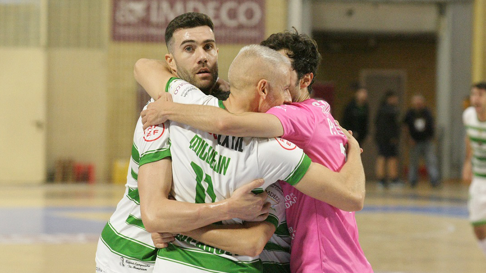 Los jugadores del Córdoba Patrimonio celebran un tanto