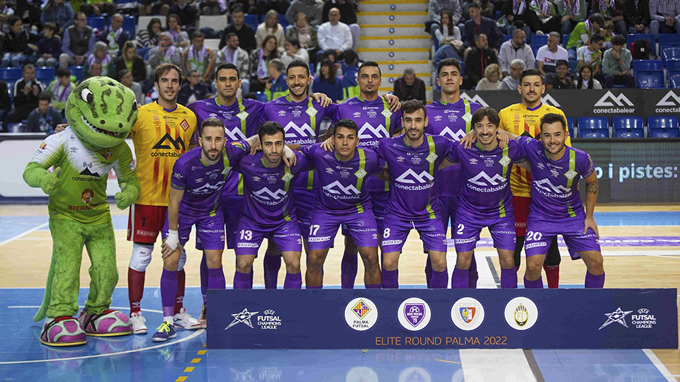 La plantilla del Mallorca Palma Futsal posa antes de un encuentro de UEFA Futsal Champions League.