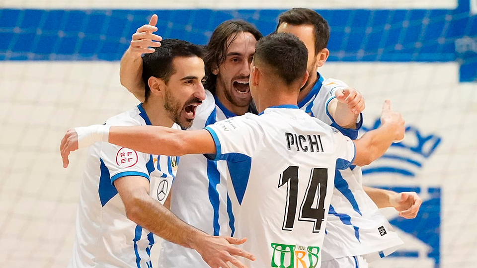 Los jugadores del CD Leganés celebran un gol.