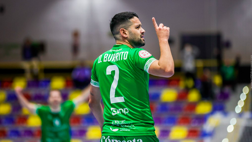 Burrito celebra un gol con BeSoccer CD UMA Antequera (Fotogragía: iso100photopress)