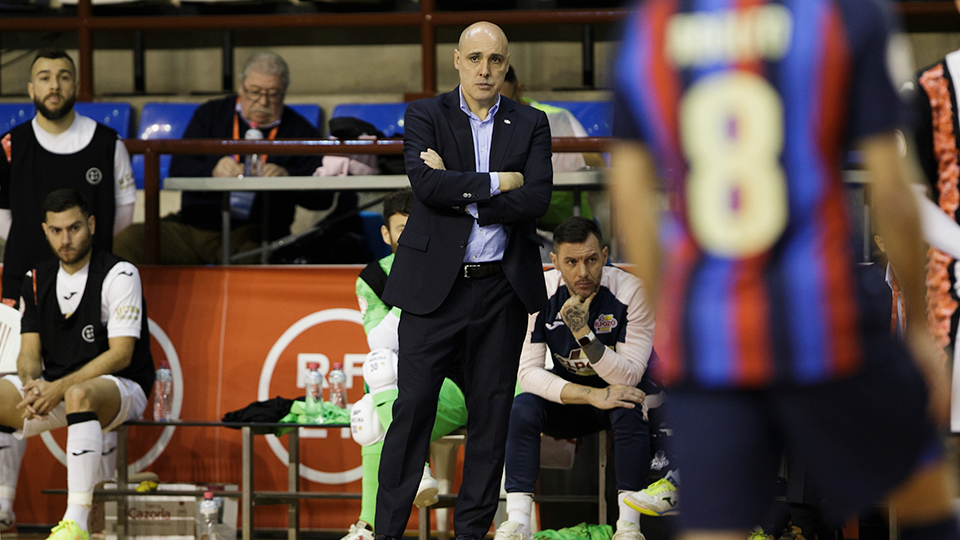 Javi Rodríguez, entrenador de ElPozo Murcia Costa Cálida, en el partido de Supercopa de España contra el Barça