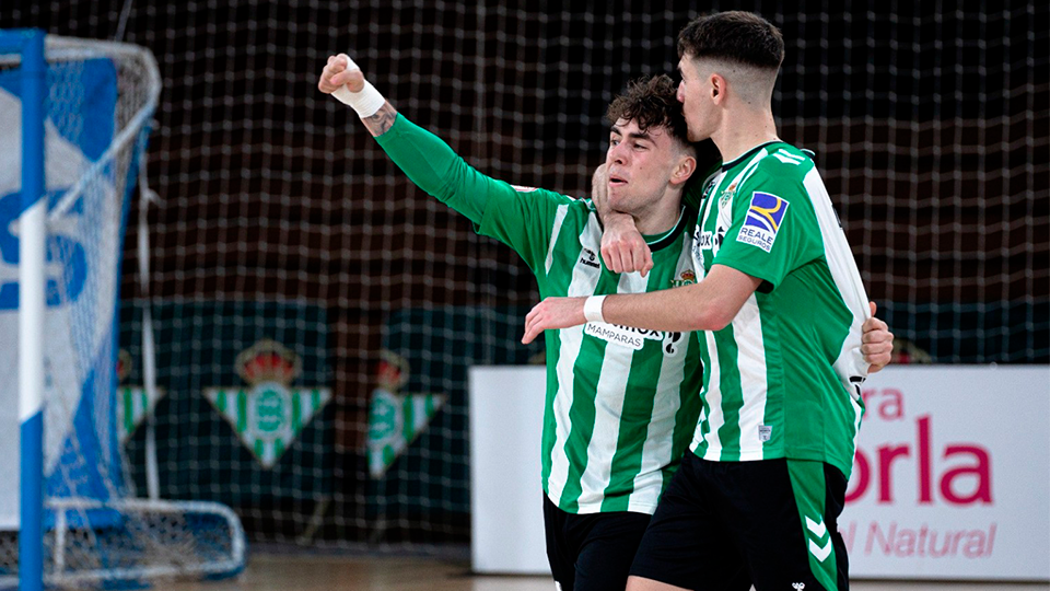 Jorge Carrasco celebra un gol de Real Betis Futsal