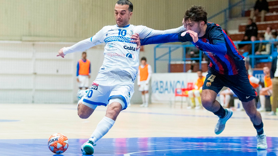 Adri, jugador de O Parrulo Ferrol, en el partido contra Barça Atlètc