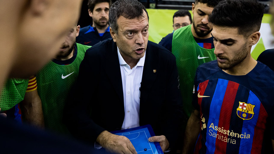 Jesús Velasco, entrenador del Barça, en un tiempo muerto