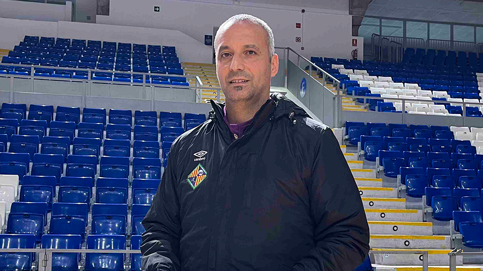 Antonio Vadillo, entrenador del Mallorca Palma Futsal, posa en Son Moix.