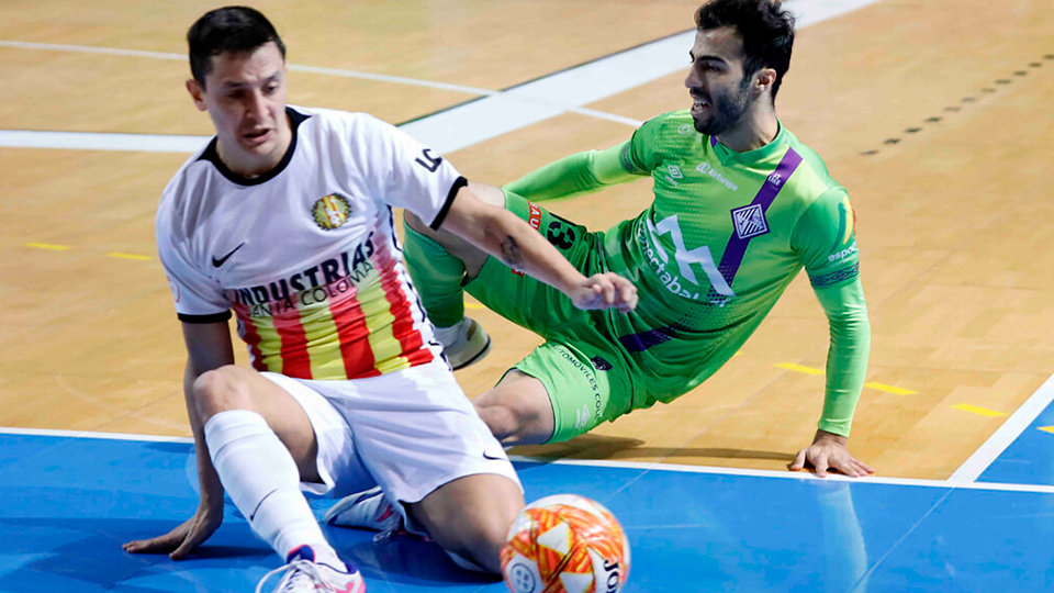 Sebas Corso, internacional por Argentina, y Moslem, por Irán, en el duelo entre Industrias Santa Coloma y Mallorca Palma Futsal