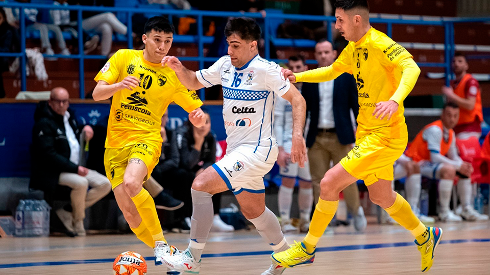 Novoa, jugador de O Parrulo Ferrol, en el partido contra Peñíscola FS