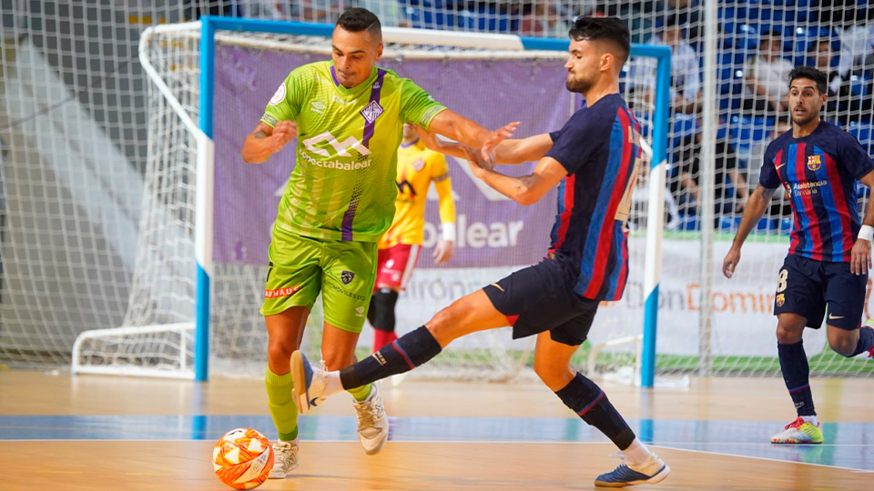 Mancuso y André Coelho, en el partido de la primera vuelta entre Mallorca Palma Futsal y BArça