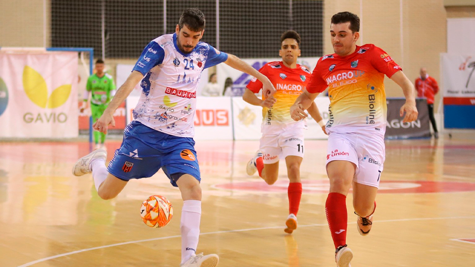 Adri Ortego, jugador de Sala 10 Zaragoza, en el partido contra CD El Ejido Futsal (Fotografía: Jorge Vicioso)