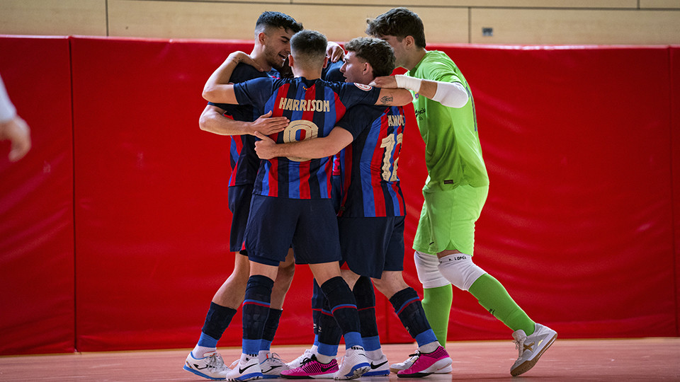 Los jugadores del Barça B celebran uno de los goles anotados frente a Burela FS
