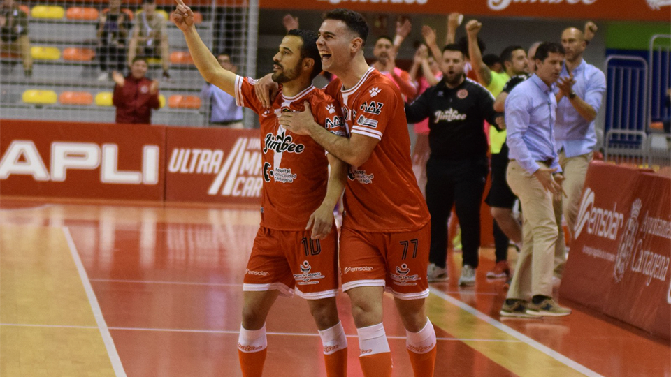 Juanpi y Juanan celebran un gol de Jimbee Cartagena