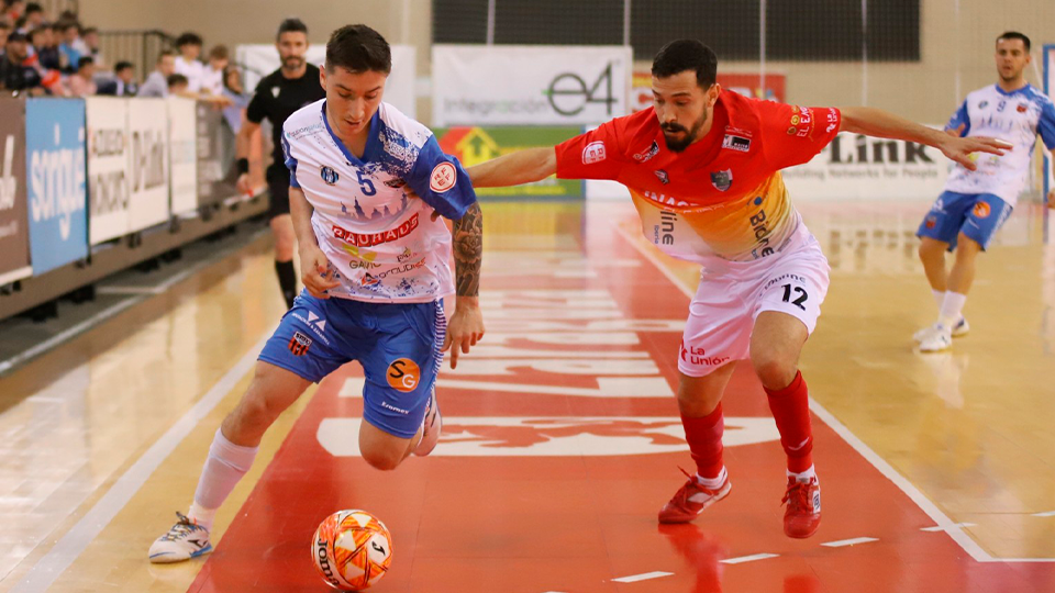 Mateo Flores, jugador de Sala 10 Zaragoza, en el partido contra CD El Ejido Futsal