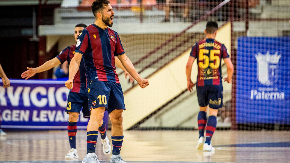 Rafa Usín, jugando con el Levante UD FS